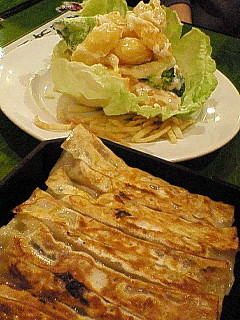 餃子と海老マヨ.JPG